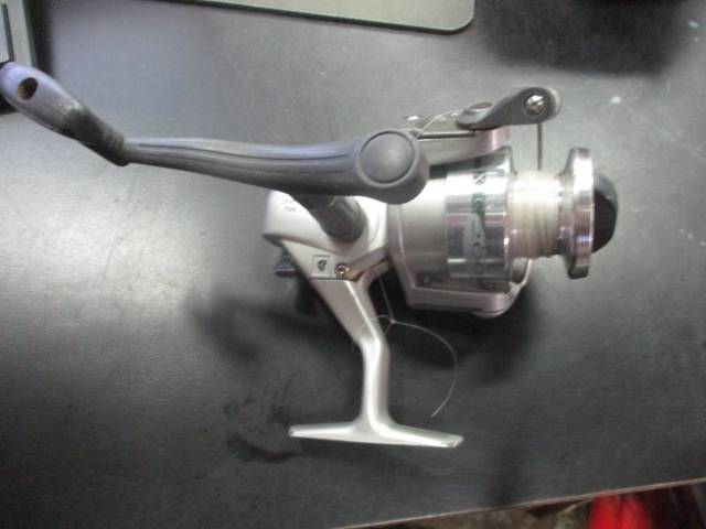 Load image into Gallery viewer, Used South Bend XTC 200 Fishing reel
