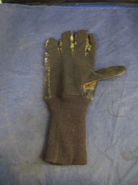 Load image into Gallery viewer, Used Primos Mesh Hunting Glove - right hand only
