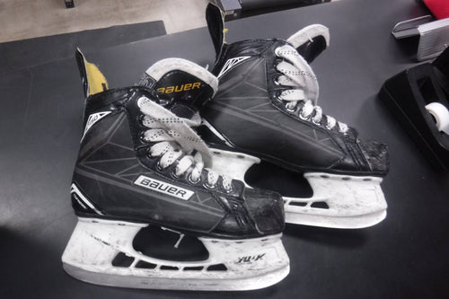 Used Bauer Supreme 150 Size 2 Hockey Skates