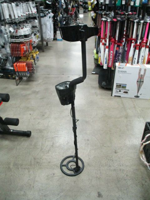 Used Bounty Hunter Discovery 3300 Metal Detector