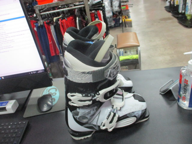 Load image into Gallery viewer, Used Atomic Livefit 50 Ski Boots Size 23-23.5
