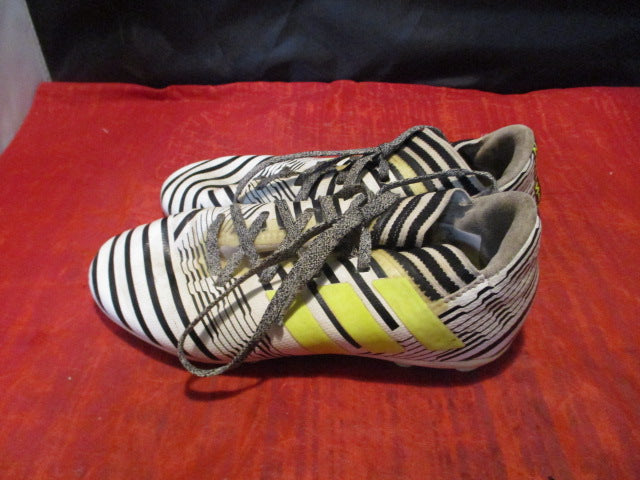 Load image into Gallery viewer, Used Adidas Nemesis Soccer Cleats Youth Size 1
