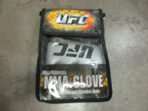 Used The Ultimate UFC MMA Gloves Size Large