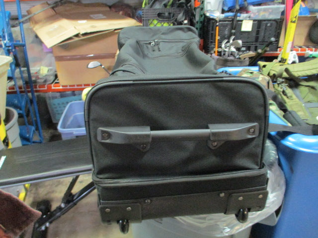 Load image into Gallery viewer, New Wilson V2 Umpire Bag
