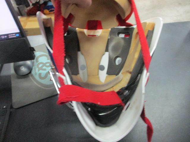 Load image into Gallery viewer, Used Bauer NVE 3 Hockey Goalie Helmet
