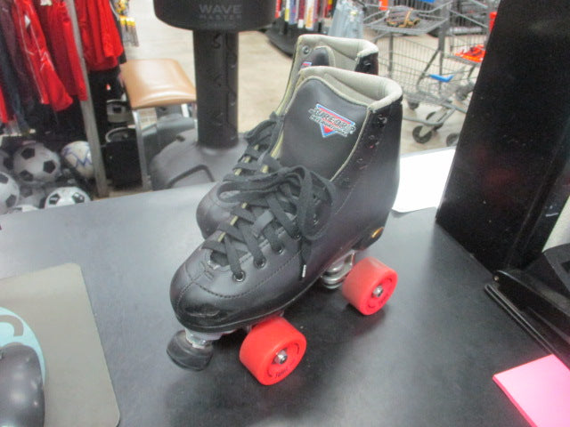 Load image into Gallery viewer, Used Sure Grip International Fame Roller Skates Size 6
