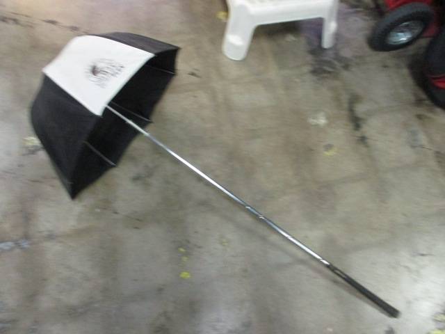 Load image into Gallery viewer, Used Drizzle Stik Golf Umbrella
