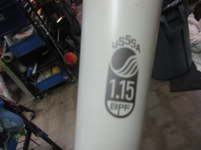 Load image into Gallery viewer, Used Louisville Slugger Solo 619 2019 USSSA 29&quot; Baseball Bat
