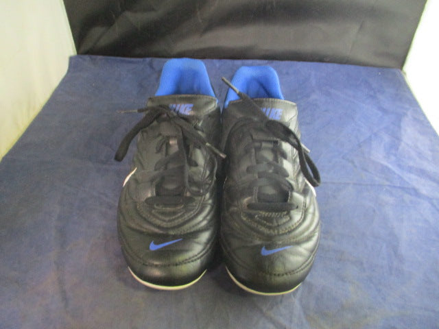 Load image into Gallery viewer, Used Nike Soccer Cleats Youth Size 4
