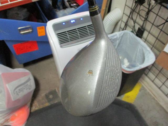 Load image into Gallery viewer, Used Crown regal 3 Fairway Wood
