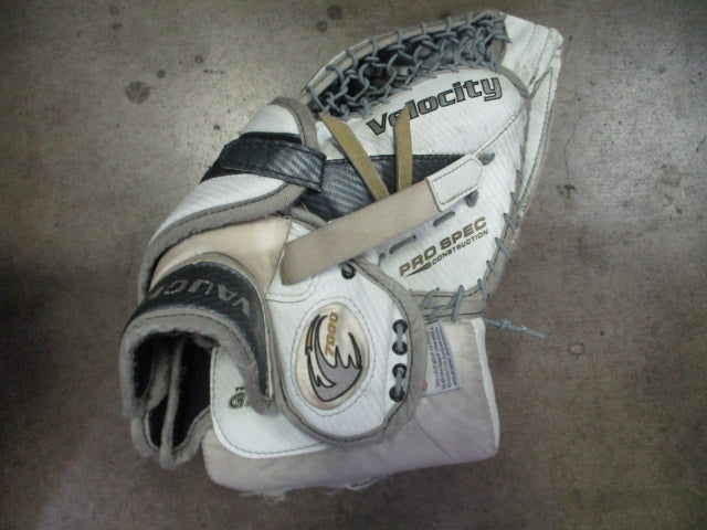 Load image into Gallery viewer, Used Vaughn Velocity 7000 Sr. Goalie Glove
