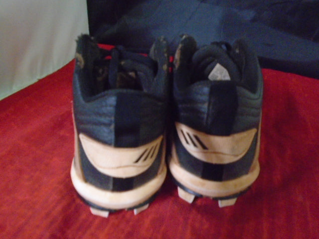 Load image into Gallery viewer, Used Adidas Cleats Size 3
