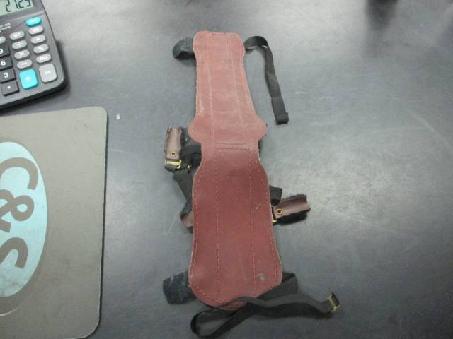 Load image into Gallery viewer, Used Leather 3485 Archery Arm Guard
