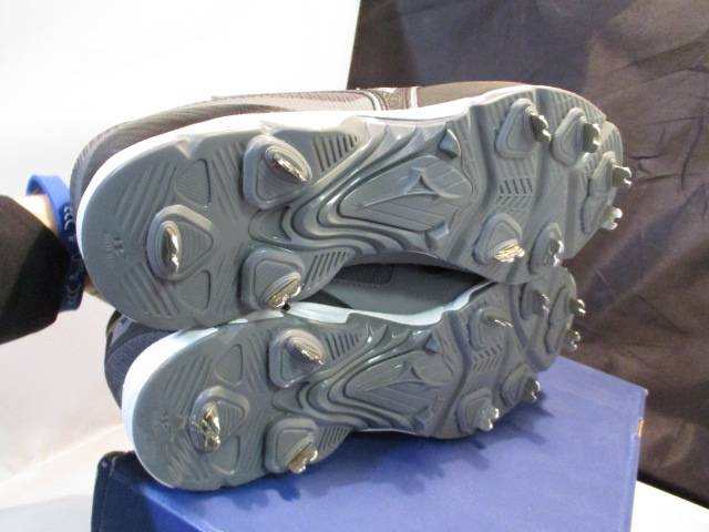 Load image into Gallery viewer, New Mizuno 9-Spike Dominant 2 Metal Baseball Cleats Size 14
