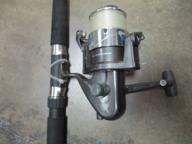 Load image into Gallery viewer, Used XC15-556 8&#39; 2-Piece Medium /Deep Sea Fishing Pole Combo Missing Crank
