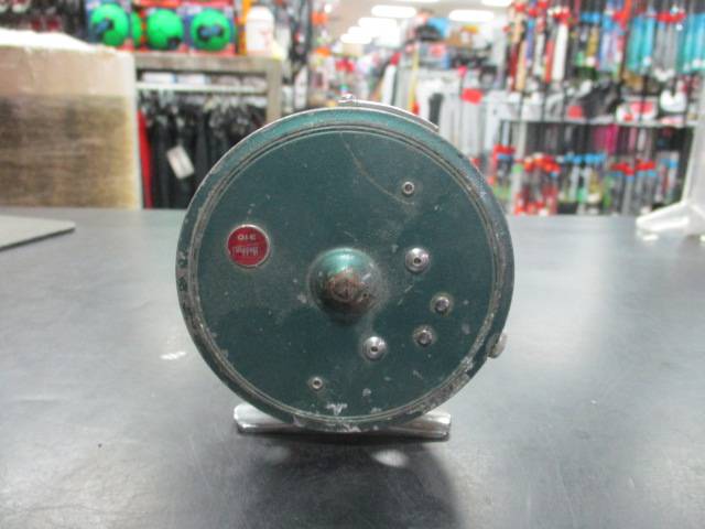 Load image into Gallery viewer, Used Heddon 310 Fly Reel
