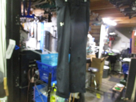 Used Under Armour Black Youth Small Baseball/Softball Pants (hole on knee)