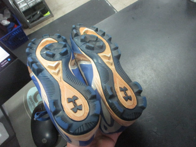 Load image into Gallery viewer, Used Under Armour Cleats Size 5
