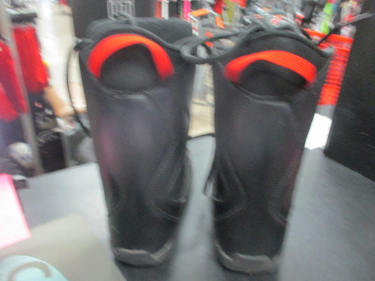 Used Matrix Snowboard Boots Size 6