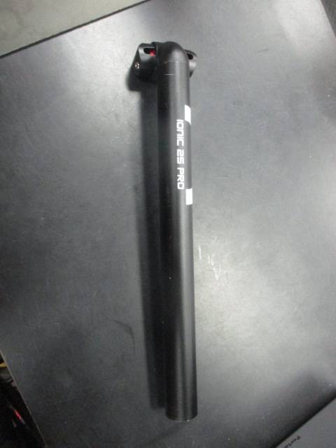 Load image into Gallery viewer, Used Ionic 25 Pro 3T Seat Post
