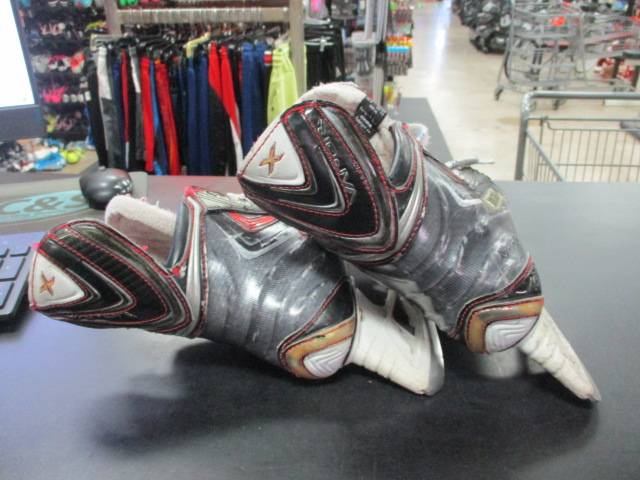 Load image into Gallery viewer, Used Bauer APX2 Hockey Skates Size 3
