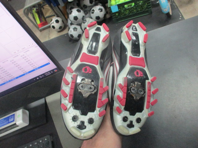Load image into Gallery viewer, Used Pearlizumi Cycling Shoes Size 39
