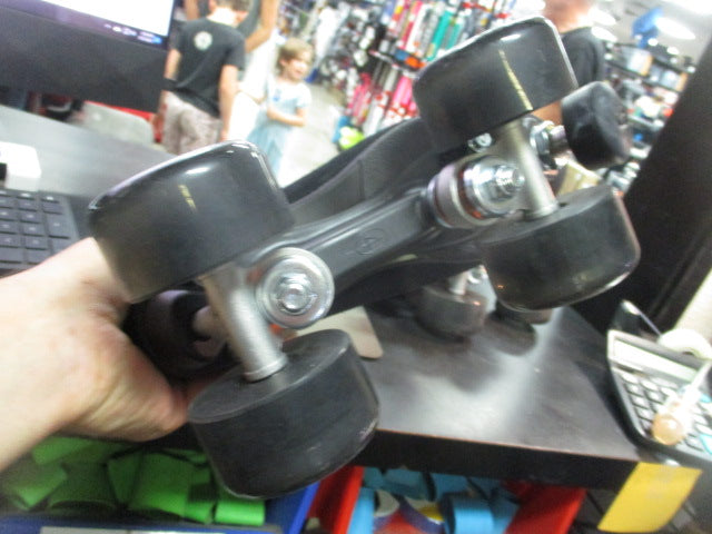Load image into Gallery viewer, Used Moxi Lolly Womens Roller Skates Size 6 (NICE CONDITION)
