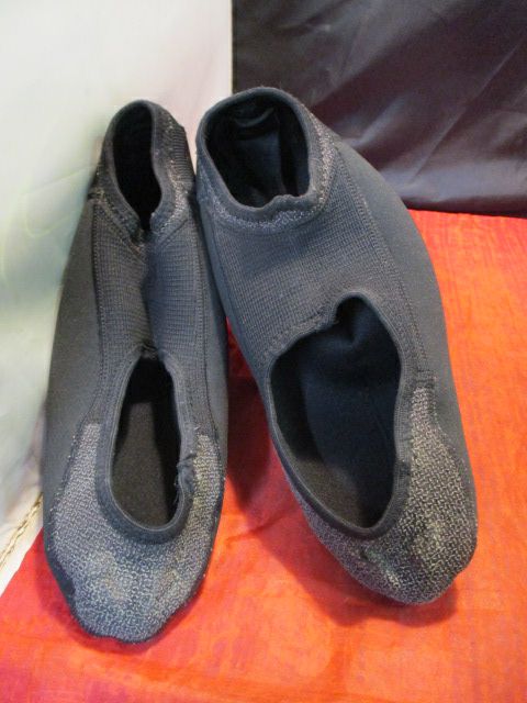 Load image into Gallery viewer, Used Sealskinz Neoprene Over SHoes Adult Size Large
