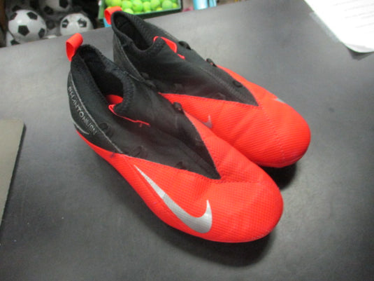 Used Nike Phantom VSN Soccer Cleats Size 1 (No Laces)