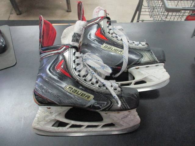 Load image into Gallery viewer, Used Bauer APX2 Hockey Skates Size 3
