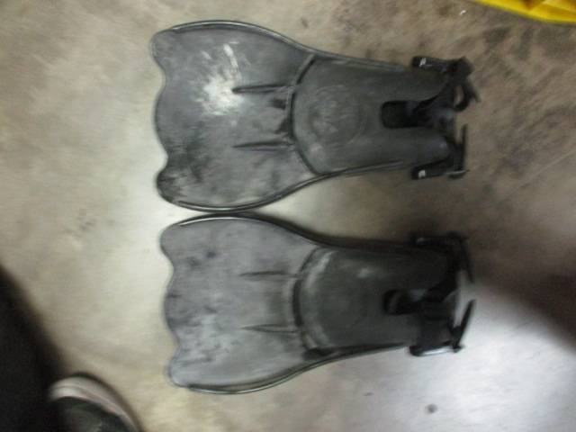 Load image into Gallery viewer, Used Water Skeeter Fishing Fins Used with Float Tubes
