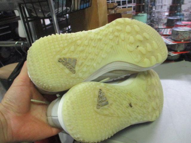 Load image into Gallery viewer, Used Adidas Turfs Size 7
