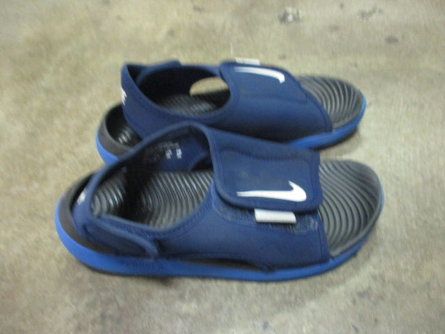 Load image into Gallery viewer, Used Nike Waterproof Sandals Size 1Y
