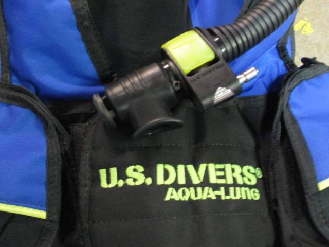Load image into Gallery viewer, Used U.S. Divers Calypro BCD Size Small

