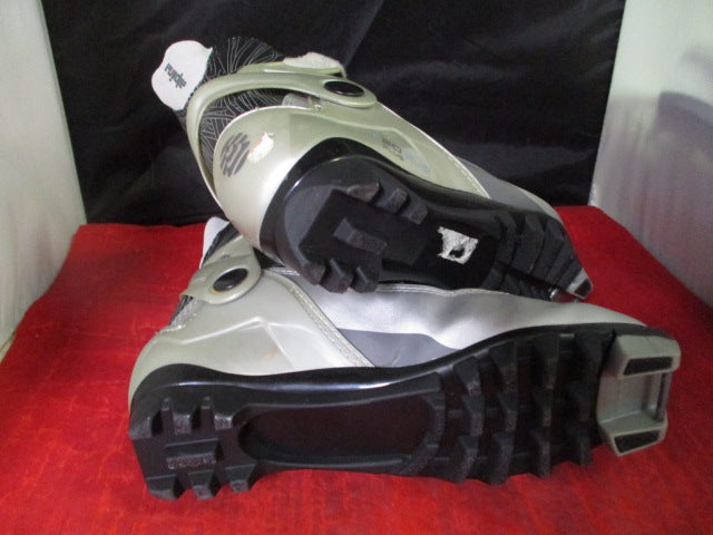Load image into Gallery viewer, Used Alpina Touring Cross Country Ski Boots Size 38
