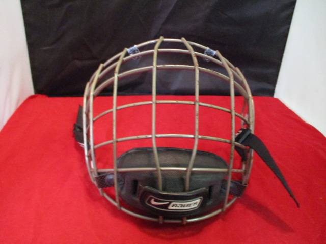 Load image into Gallery viewer, Used Bauer Youth Helmet Face Mask
