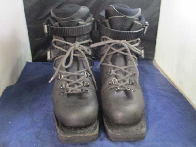 Load image into Gallery viewer, Used Asolo Extreme Cross Country Ski Boots Men&#39;s Size 10
