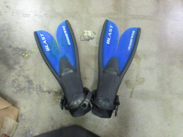Load image into Gallery viewer, Used US Divers Blast Fins Size 10-13
