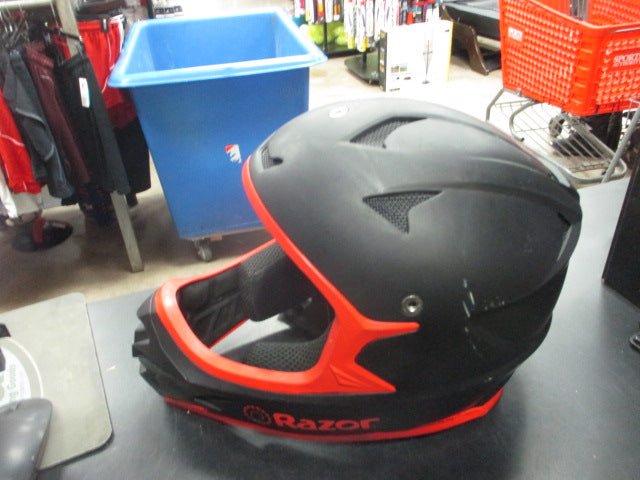 Load image into Gallery viewer, Used Razor Full Face Bike Helmet Size Youth Medium
