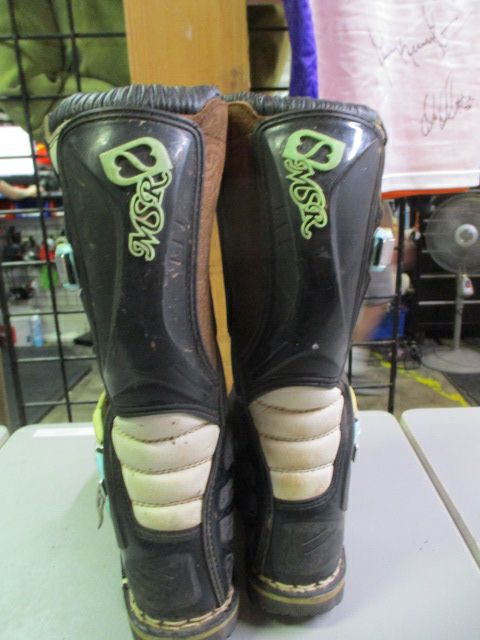 Used MSR Motorcross Boots Youth Size 5 -cracked on ankles