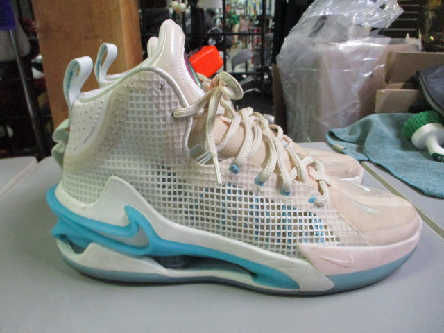 Load image into Gallery viewer, Used Nike Air Basketball Shoes Size Men&#39;s 10.5
