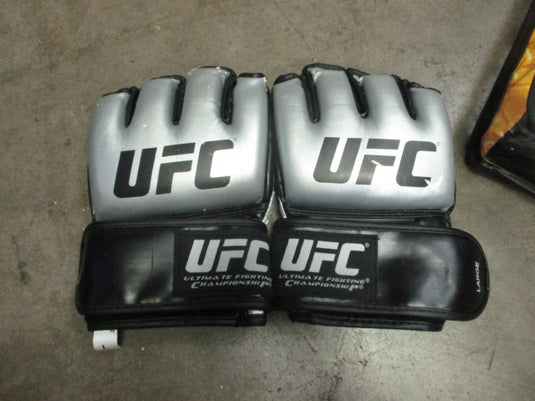 Used The Ultimate UFC MMA Gloves Size Large