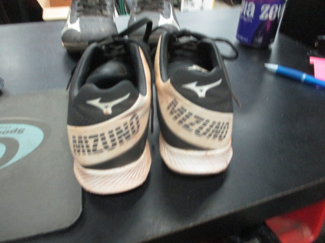 Load image into Gallery viewer, Used Mizuno Size 3.5 Cleats
