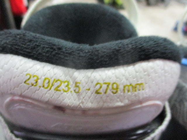 Load image into Gallery viewer, Used Atomic Livefit 50 Ski Boots Size 23-23.5
