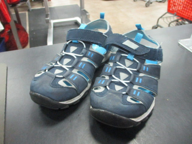 Load image into Gallery viewer, Used Cat &amp; Jack Hiking Sandals Size 5
