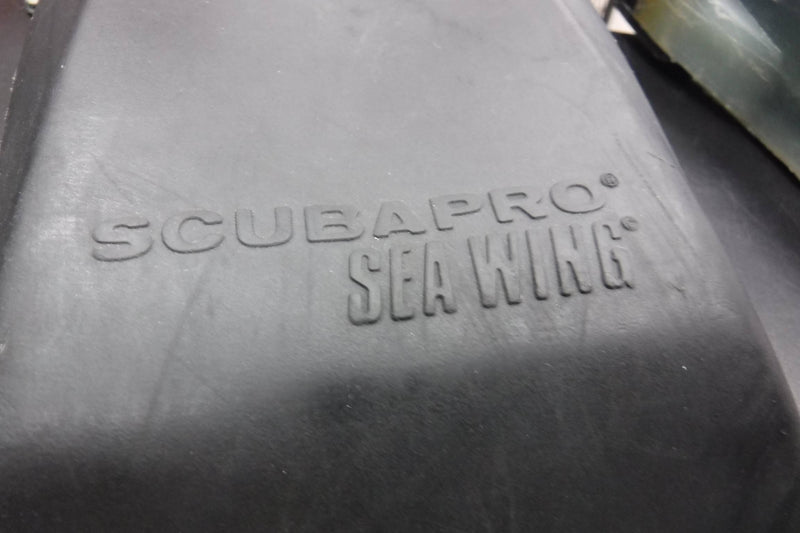 Load image into Gallery viewer, Used Scubapro Sea Wing Large 22&quot; Dive Fins
