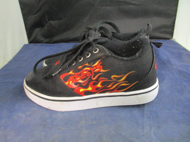 Load image into Gallery viewer, Used Heeleys Pro 20 Flames Print Shoes Youth Size 3 - worn on toes
