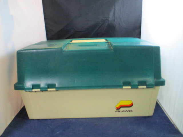 Load image into Gallery viewer, Used Vintage Plano 8733 3 Tray Cantilever Style Tackle Box
