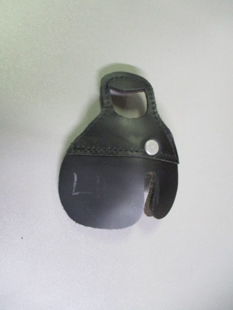 Used Left Hand Leather Finger Tab
