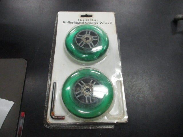 Load image into Gallery viewer, Sharper Image Rollerboard Scooter Wheels With LED Lights Green
